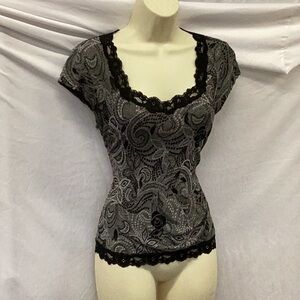 White House Black Market Cute Top